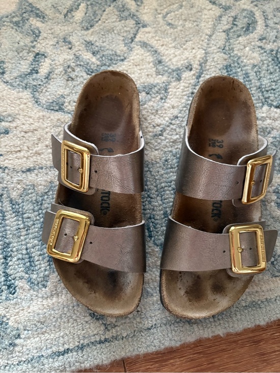 Birkenstock exceptional used condition Sydney Luxe Buckle sandal
